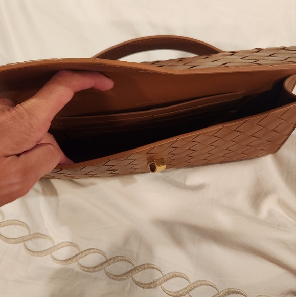 BOTTEGA VENETA ANDIAMO CLUTCH COGNAC COLOR - Picture 8 of 10